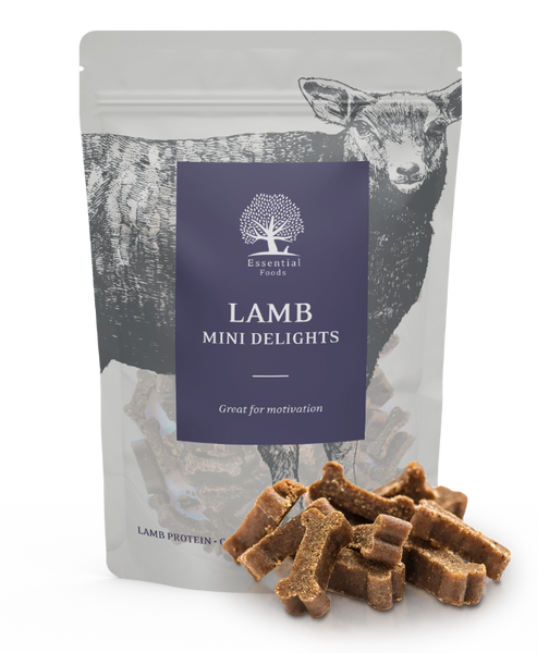 Se Essential ESSENTIAL Lamb mini delights - små bløde kornfri lammegodbidder 100g hos Os Med Kæledyr