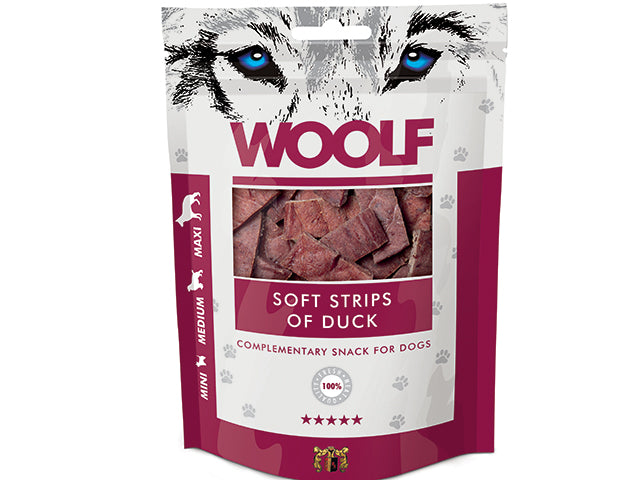 Woolf Soft Strips of Duck, fri for konserveringsstoffer og kunstige tilsætningsstoffer er erstattet med det givne produktnavn "Hundegodbidder fra Woolf, bløde ande stykker" og mærkenavnet "woolf".