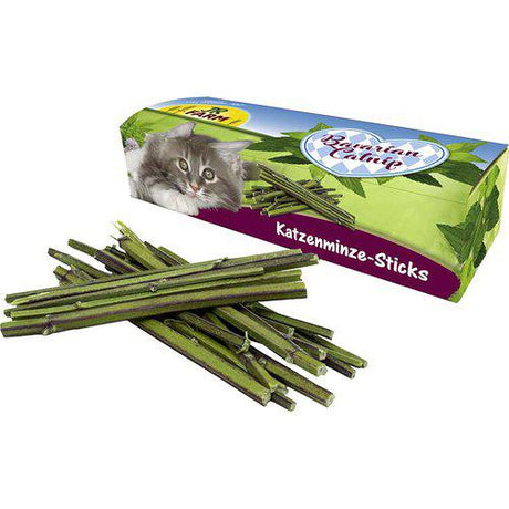 En æske JR CATNIP-STICKS ved siden af en æske med Bavarian Catnip. (JR Farm)