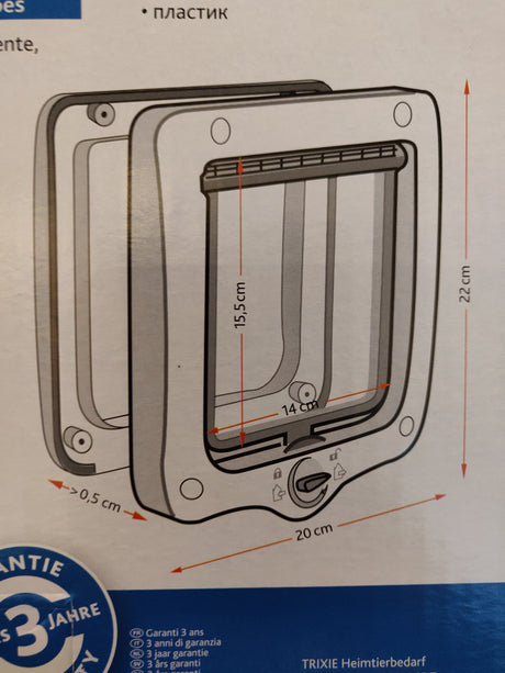 En Trixie Freecat 4-vejs kattedør/kattelem er vist i emballagen.